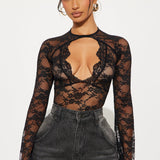 Camisa Top Winnie Lace Cut Out - Negro