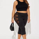 Mallas Beneath The Thorns Lace Capri - Negro