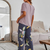 Conjunto de pijama floral con diseño de nudo