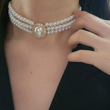 Juego De Joyas Elegantes Con Perlas Antiguas Que Incluyen 1 Collar, 1 Par De Aretes Y 1 Anillo
