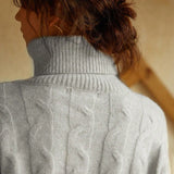 Knit Mix Sueter cuello alto tejido de cable de hombros caidos