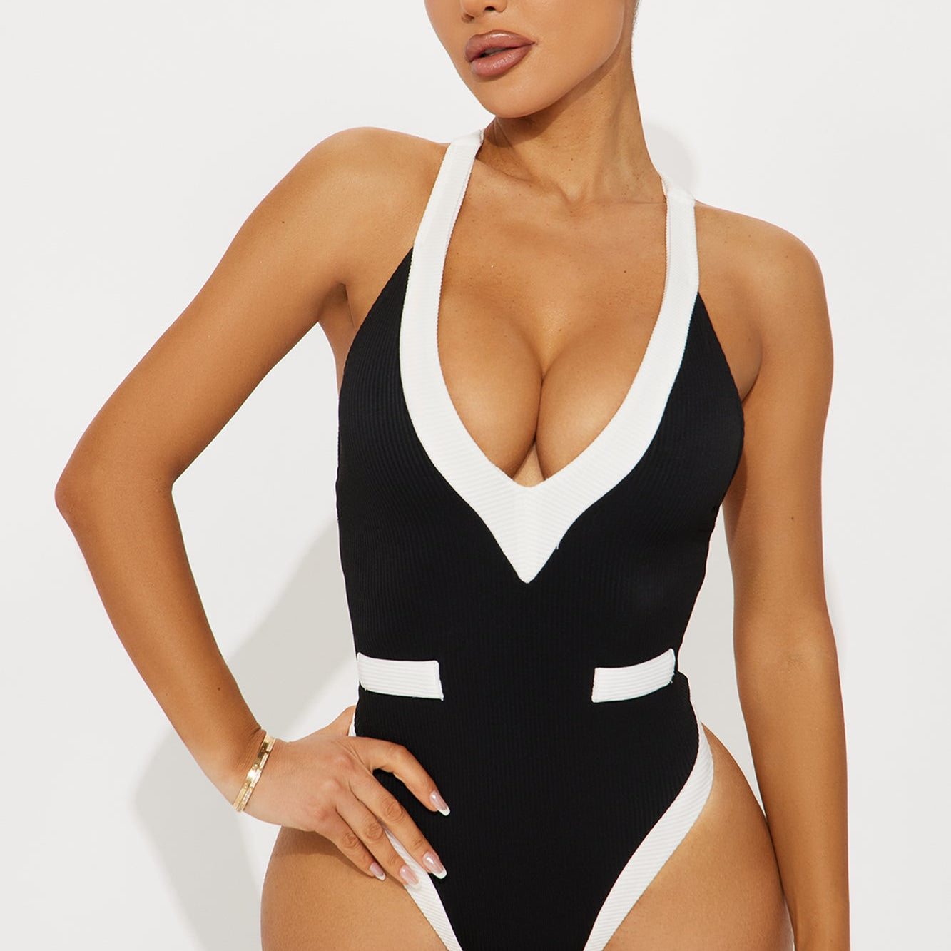 https://cdn.shopify.com/s/files/1/0293/9277/files/05-02-25_S3_28_A2576_BlackWhite_RK_DO_11-35-09_17346_PXF.jpg?v=1746479405