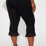 Mallas Charlotte Ruffle Capri - Negro