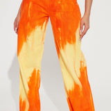 Translation:
Jeans sin estiramiento de cintura cortada Sunset Dreams - Naranja/Combinación