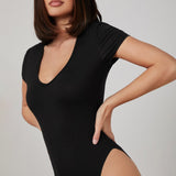 BASICS Body ajustado de cuello V