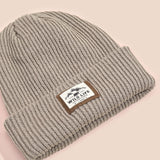 Gorro informal con parches de letras, escolar