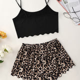 Conjunto de pijama top de tirantes bajo en abanico con estampado de letra con shorts de leopardo