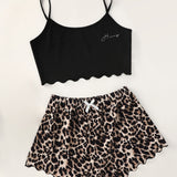 Conjunto de pijama top de tirantes bajo en abanico con estampado de letra con shorts de leopardo