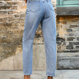 Frenchy Jeans de ajuste mom cepillado de tela termico de talle alto desgarro bajo crudo