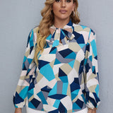 Clasi Blusa con estampado geometrico de cuello con cordon