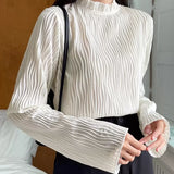 166062141447690755b94901d497723524e2f26d1b_thumbnail_900x.webp