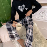 Conjunto de pijama de cuadros & con estampado de corazon