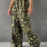 Coolane Pantalones cargo con estampado de camuflaje con bolsillo con solapa