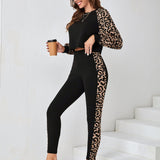 LUNE Leggings con camiseta con estampado de leopardo de manga raglan