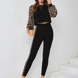 LUNE Leggings con camiseta con estampado de leopardo de manga raglan