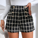 Frenchy Shorts tweed con patron de cuadros con boton falso