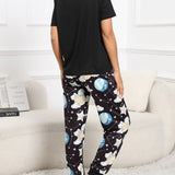 Conjunto de pijama pantalones con camiseta con estampado de luna y slogan