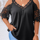 Essnce Blusa con encaje en contraste de hombros descubiertos