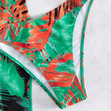 Banador bikini halter con estampado tropical con falda de playa