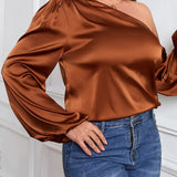 Prive Blusa de cuello asimetrico de manga farol de saten