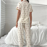 Conjunto de pijama pantalones con blusa con estampado de cereza ribete en contraste