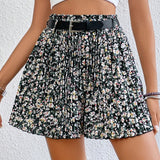 Frenchy Shorts con estampado floral con cinturon fruncido