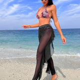 Banador bikini triangulo halter con estampado de paisley con pantalones cover up