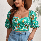 Camisa crop con estampado tropical escote corazon de manga farol