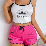 Conjunto de pijama shorts con top de tirantes con estampado de letra unido en contraste ribete en forma de lechuga