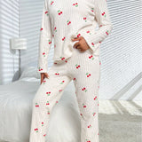 Conjunto de pijama pantalones con camiConjuntoa con estampado de cereza