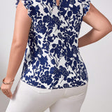 a grande Blusa con estampado floral ribete con fruncido de cuello alto