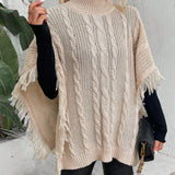 LUNE Poncho cuello alto ribete con fleco tejido de cable