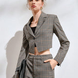 Anewsta Blazer crop de cuadros con boton con pantalones