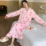 DAZY Vestido para dormir con patron de fresa ribete con encaje bajo con fruncido