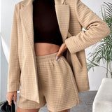 Essnce Blazer de cuello con solapa con boton & Shorts