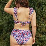 Swim Curve Conjunto De Traje De Bano Con Estampado Floral De Talla Grande Y Detalle De Borde Con Volantes