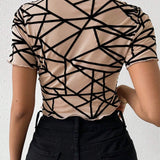 Essnce Top Corto De Mujer Con Estampado Geometrico