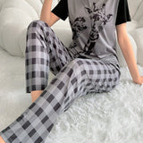 Conjunto De Pijama Con Pantalones A Cuadros Y Camiseta De Manga Corta Con Estampado De Jirafa