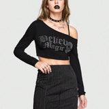 ROMWE Goth Camiseta De Manga Larga De Cuello Asimetrico Con Calavera De Diamantes De Imitacion Y Estampado De Letras