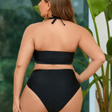 Swim Curve Conjunto De Trajes De Bano De Talla Grande Que Incluye Blusa Sin Mangas Con Cuello Halter Y Detalle De Cordon Y Parte Inferior De Bikini Triangular Con Detalles De Cordon Y Abertura En El Centro