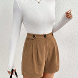 Frenchy Conjunto Para Mujeres De Cuello Alto Con Top Entallado Y Shorts Con Rayas Verticales