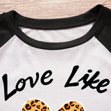 Camiseta De Cuello Redondo Para Mujer Con Estampado De Carta, Corazon Y Leopardo