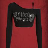 ROMWE Goth Camiseta De Manga Larga De Cuello Asimetrico Con Calavera De Diamantes De Imitacion Y Estampado De Letras