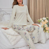 Conjunto De Pijama Con Pantalones Estampados De Flores Y Parte Superior De Color Liso Para Mujer