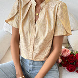 Camisa Corta De Manga Corta Con Petalos Estampados En Dorado Para Mujeres