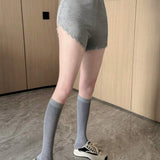 DAZY Pantalones Cortos Elasticos De Cintura Ajustada Con Parche De Encaje En Color Solido Para Mujer