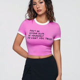 Qutie Camiseta Para Mujer Con Borde De Bloque De Color Y Letras Impresas Dulces Y Frescas