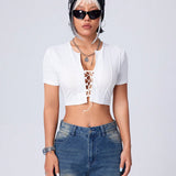 Coolane Crop Top Hueco Con Cordones Y Dees De Costura