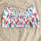 Blusa Corta De a Grande Con Estampado Floral, Dobladillo Con Volantes Y Cordon Ajustable