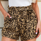 Shorts de estampado de leopardo con cintura fruncida y lazo con bolsillo